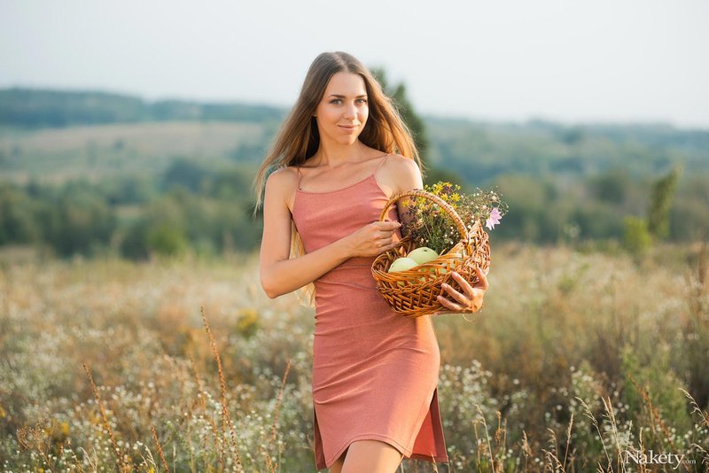 Александра, 19
